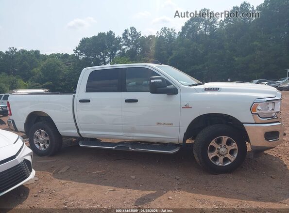 3C6UR5DL8RG340327 2024 RAM 2500 White Rear interior view
