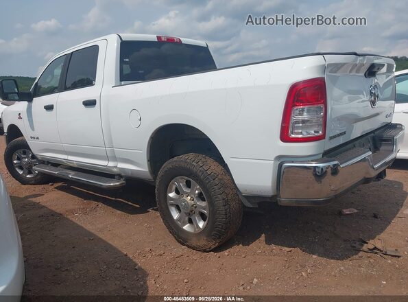 3C6UR5DL8RG340327 2024 RAM 2500 White 360 interior view