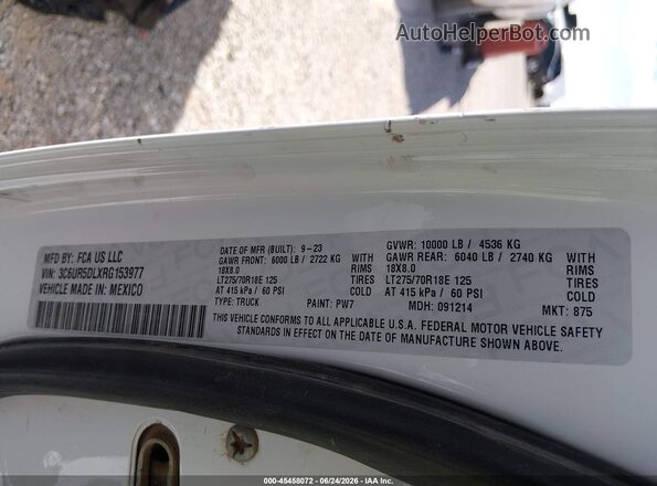 3C6UR5DLXRG153977 2024 RAM 2500 Белый Вид подкапотного пространства