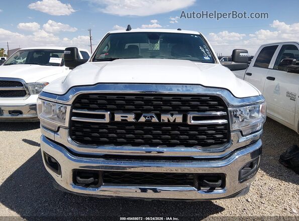 3C6UR5DLXRG153977 2024 RAM 2500 Белый Вид щитка приборов
