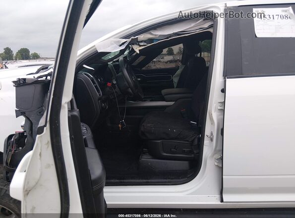 3C6UR5DLXRG390095 2024 RAM 2500 White Вид задньої частини салону