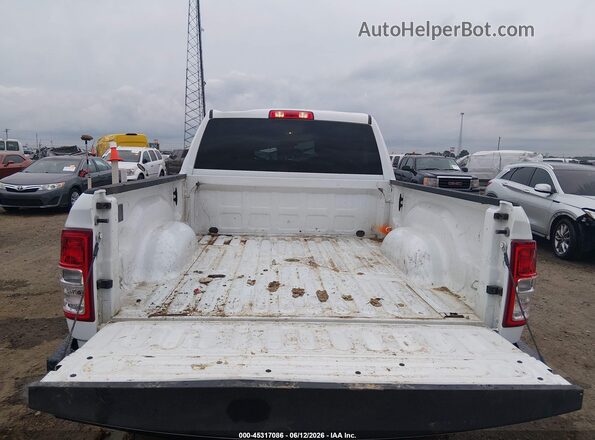 3C6UR5DLXRG390095 2024 RAM 2500 White Вид щитка приладів