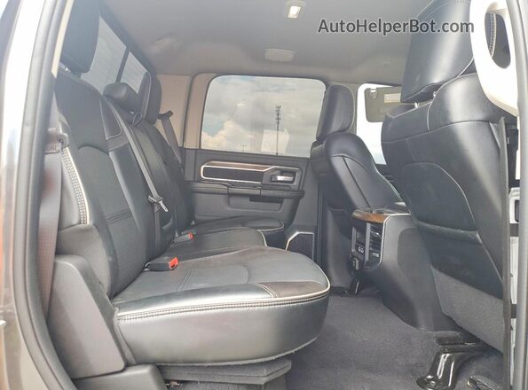 3C6UR5FL4RG206749 2024 RAM 2500 Charcoal Widok tylnych siedzeń