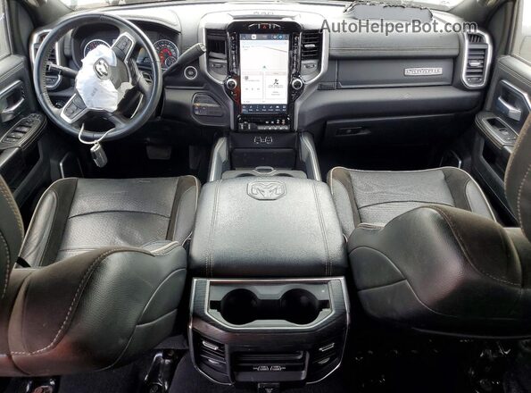 3C6UR5FL6RG131472 2024 RAM 2500 Silver Dashboard view