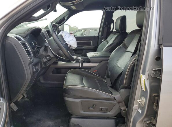 3C6UR5FL6RG131472 2024 RAM 2500 Silver Front interior view