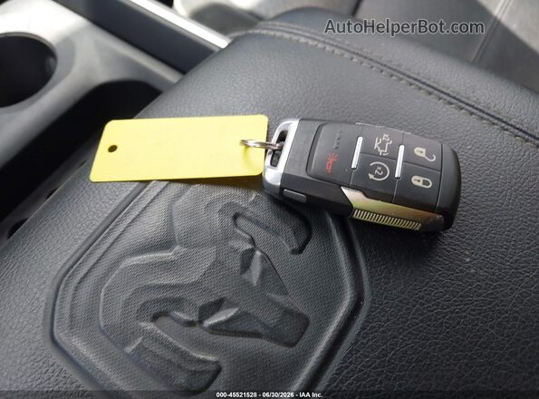 3C6UR5FL7LG111884 2020 RAM 2500 Black Вид панелі приладів