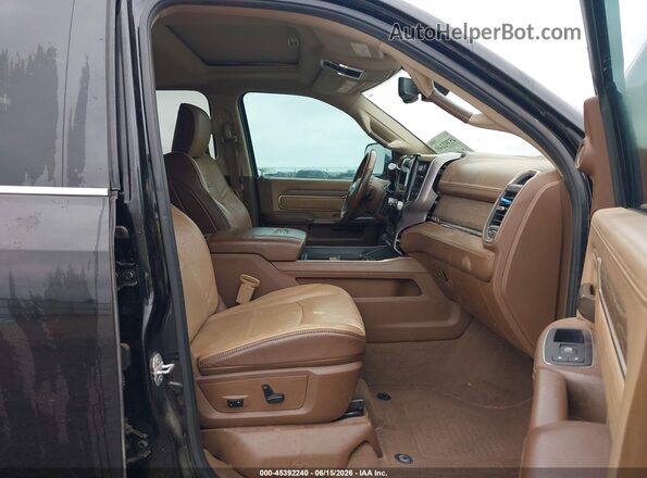 3C6UR5GL4KG709072 2019 RAM 2500 Black Vista interior delantera