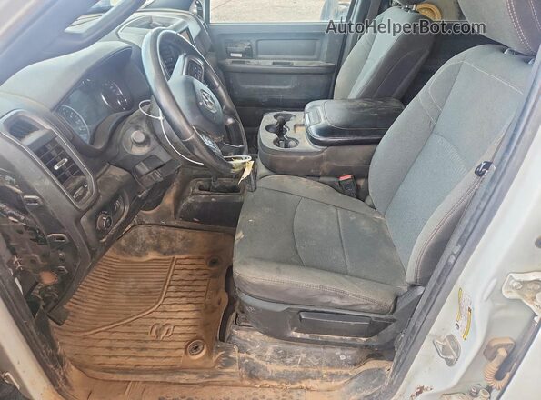 3C6UR5HJ3NG438281 2022 RAM 2500 White Vista interior delantera