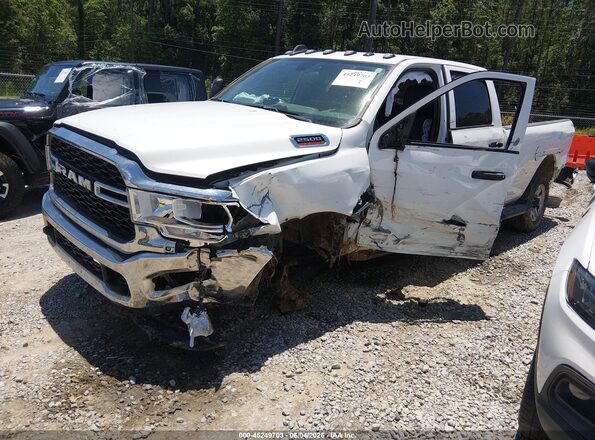 3C6UR5HJ9RG114368 2024 RAM 2500 White Առջևի ձախ երեք քառորդ տեսարան