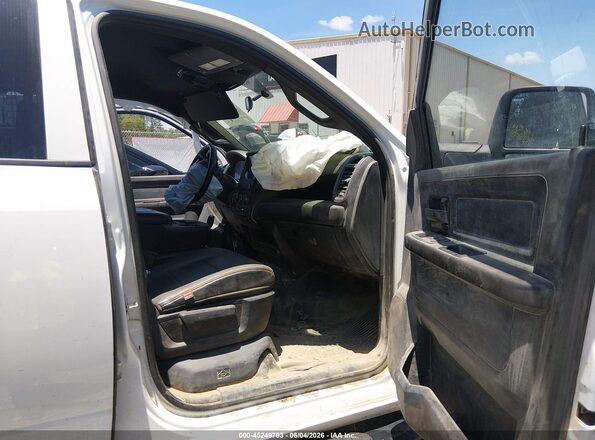 3C6UR5HJ9RG114368 2024 RAM 2500 White Սալոնի դիմացի տեսք