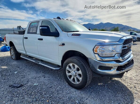 3C6UR5HL5RG327626 2024 RAM 2500 White Przód prawy