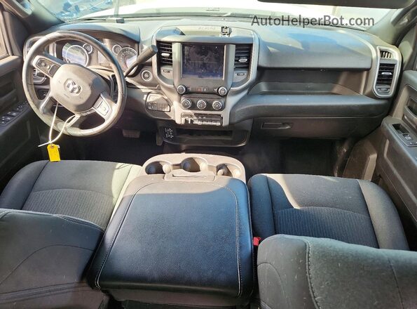 3C6UR5HL5RG327626 2024 RAM 2500 White Widok deski rozdzielczej