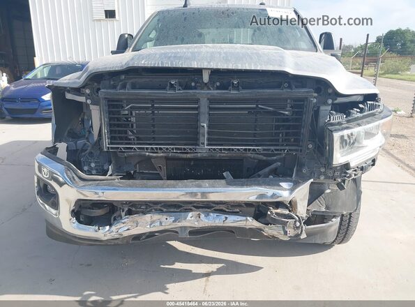 3C6UR5JJ7RG266286 2024 RAM 2500 Серебряный Вид задней части салона