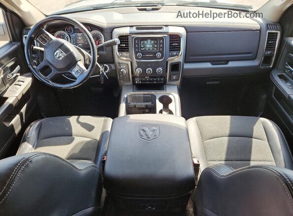 3C6UR5MLXJG307284 2018 RAM 2500 Silver Առջևի վահանակի տեսք