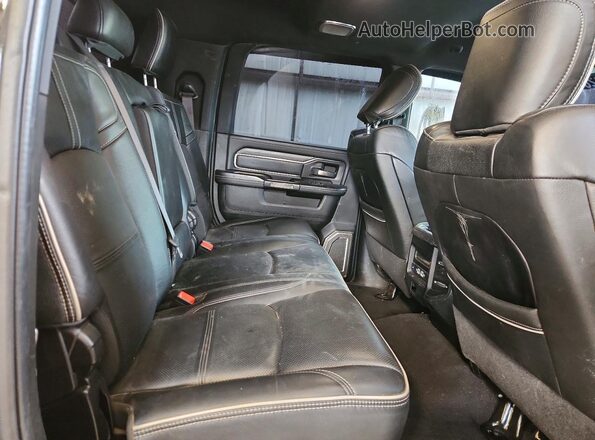 3C6UR5TL8MG603636 2021 RAM 2500 Black Rear seats view