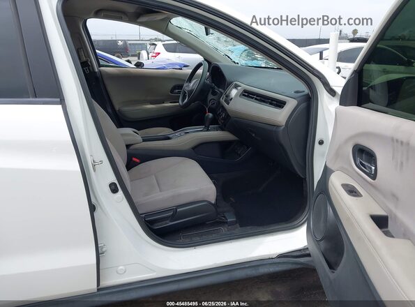3CZRU5H33JM720585 2018 HONDA HR-V White Front interior view