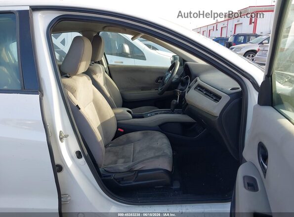3CZRU5H34JM712690 2018 HONDA HR-V White Вид салону спереду