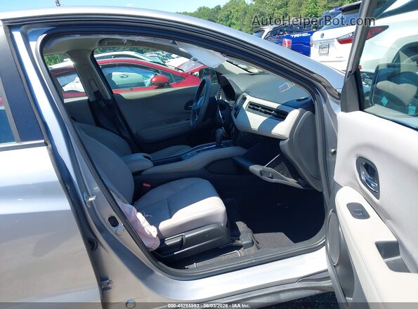 3CZRU5H35JM703609 2018 HONDA HR-V Silver Սալոնի դիմացի տեսք