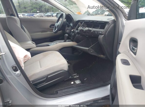 3CZRU5H3XJM722835 2018 HONDA HR-V Серый Вид салона спереди