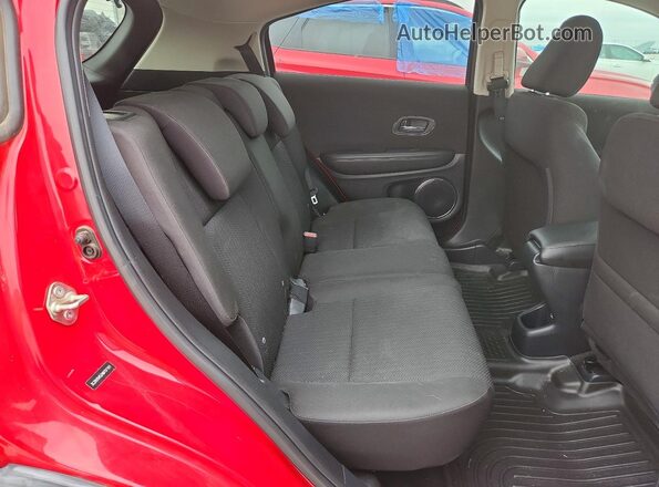 3CZRU5H52HM707161 2017 HONDA HR-V Red Widok tylnych siedzeń