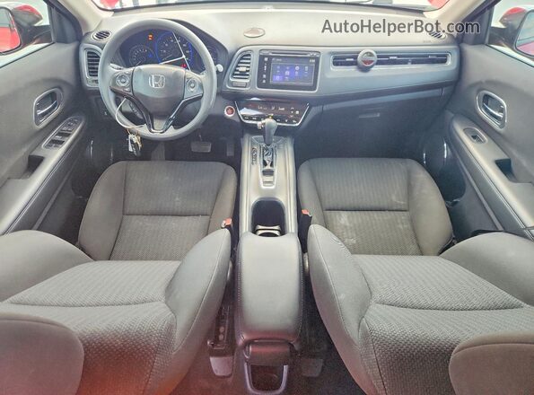 3CZRU5H59JM712167 2018 HONDA HR-V Red Вид панелі приладів
