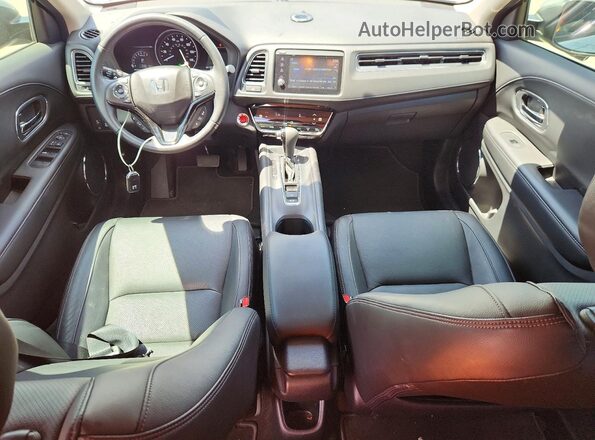 3CZRU5H72KM711901 2019 HONDA HR-V Silver Dashboard view
