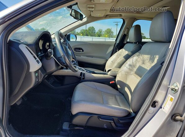 3CZRU5H77HM713328 2017 HONDA HR-V Silver Widok wnętrza z przodu