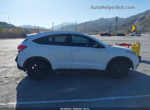 3CZRU6H16NM711065 2022 HONDA HR-V White 360 interior view