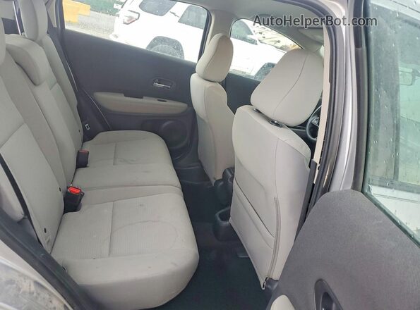 3CZRU6H31KM725467 2019 HONDA HR-V Silver Rear interior view