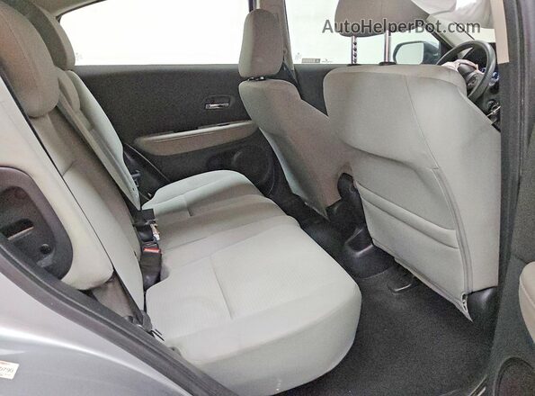 3CZRU6H35LM718801 2020 HONDA HR-V Silver Widok tylnych siedzeń