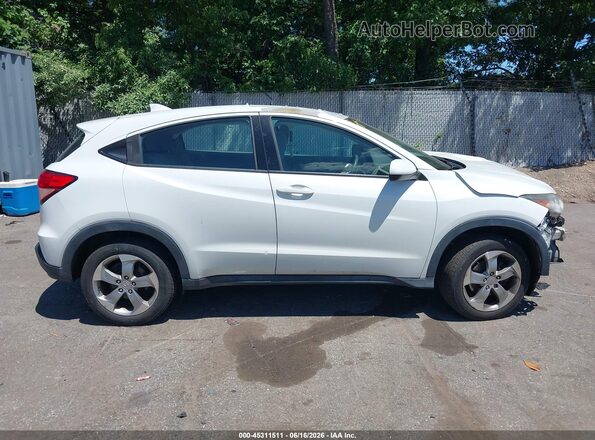 3CZRU6H3XHM712127 2017 HONDA HR-V White 360 interior view