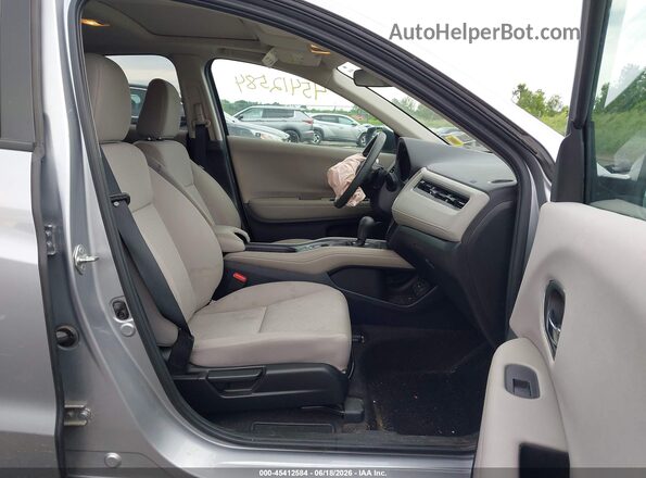 3CZRU6H50JM706683 2018 HONDA HR-V Silver Սալոնի դիմացի տեսք