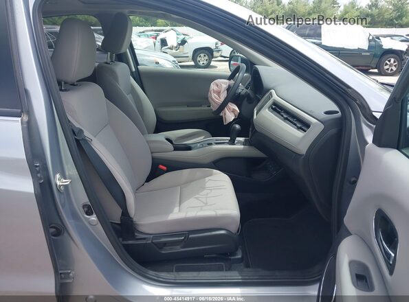 3CZRU6H52HG703437 2017 HONDA HR-V Silver Вид салону спереду