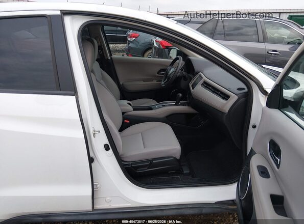 3CZRU6H52HM708154 2017 HONDA HR-V Белый Вид салона спереди