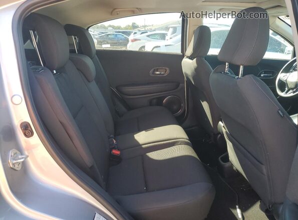 3CZRU6H53NM760064 2022 HONDA HR-V Silver Widok wnętrza z tyłu