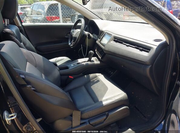 3CZRU6H70JM702229 2018 HONDA HR-V Черный Вид салона спереди