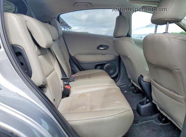 3CZRU6H71JM701946 2018 HONDA HR-V Silver Vista de los asientos traseros