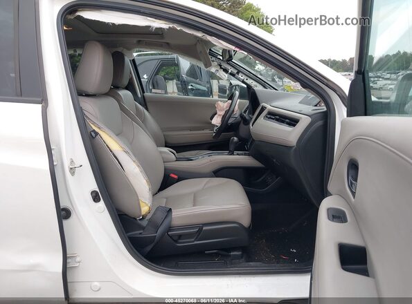 3CZRU6H74JM716506 2018 HONDA HR-V White Вид салону спереду