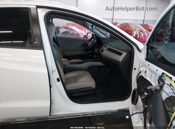 3CZRU6H78JM712863 2018 HONDA HR-V White Вид салону спереду