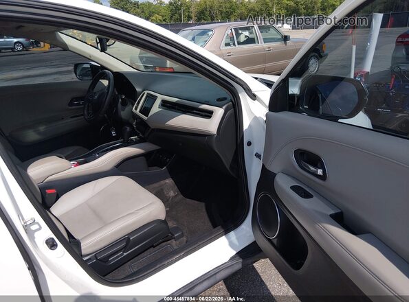 3CZRU6H7XHM720456 2017 HONDA HR-V White Front interior view