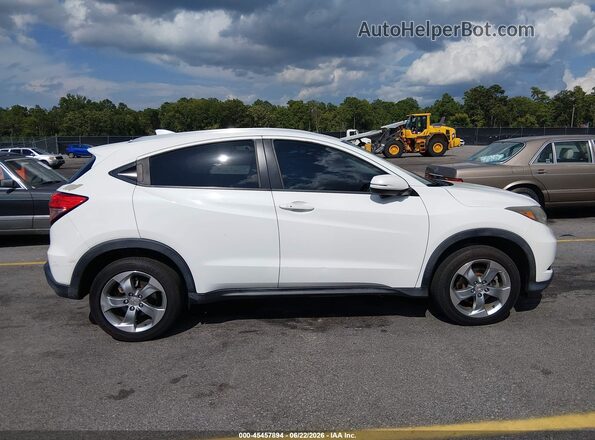 3CZRU6H7XHM720456 2017 HONDA HR-V White Rear interior view
