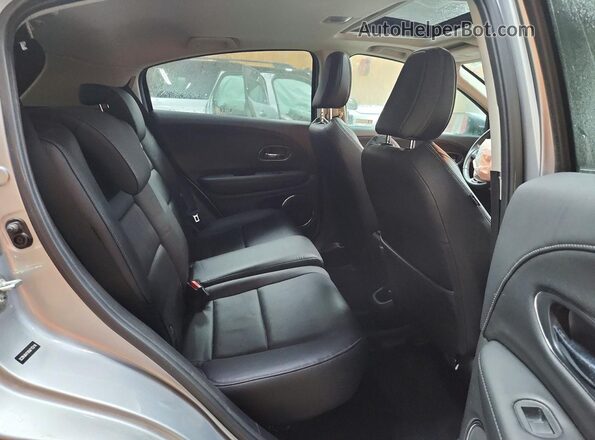 3CZRU6H7XKM715216 2019 HONDA HR-V Серебряный 