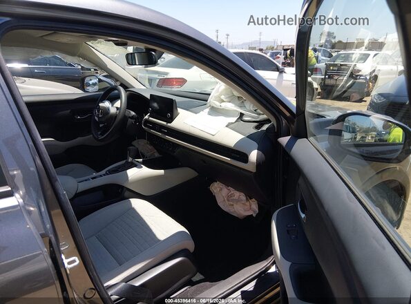 3CZRZ1H34PM721442 2023 HONDA HR-V Серый Вид салона спереди
