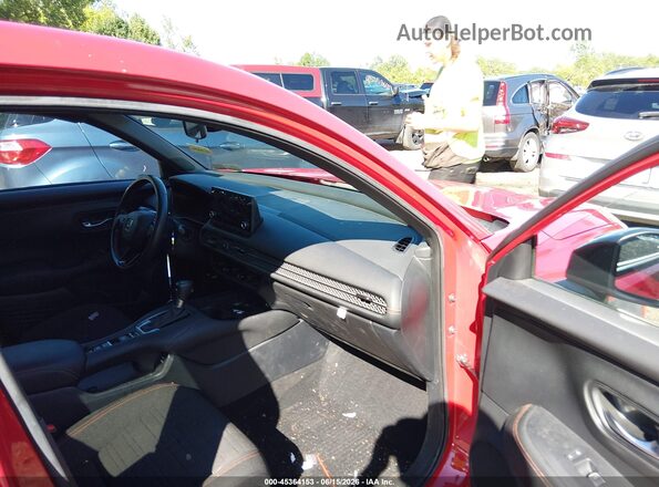 3CZRZ2H50RM700114 2024 HONDA HR-V Красный Вид салона спереди