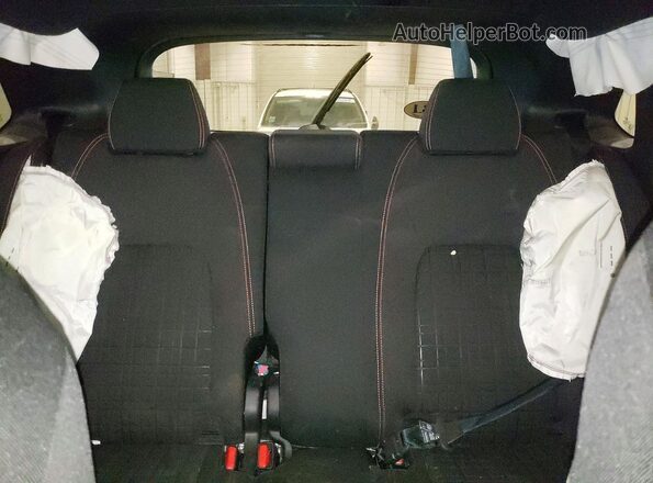 3CZRZ2H54SM705256 2025 HONDA HR-V White Rear seats view