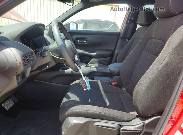 3CZRZ2H56SM702987 2025 HONDA HR-V Red Вид салону спереду