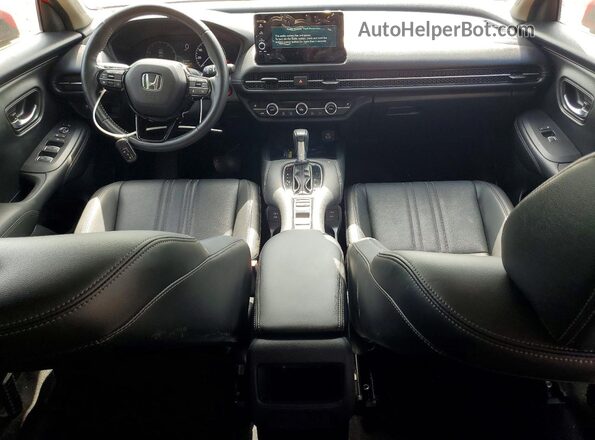 3CZRZ2H77SM771835 2025 HONDA HR-V Красный Вид панели приборов