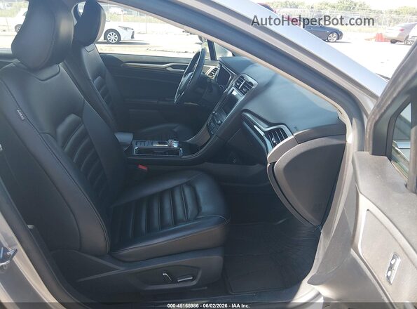3FA6P0CD2LR206404 2020 FORD FUSION Серебряный Вид салона спереди