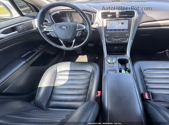 3FA6P0CDXLR117972 2020 FORD FUSION White Widok z przodu