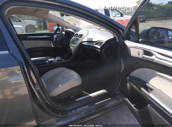 3FA6P0D92HR247214 2017 FORD FUSION Gray Widok wnętrza z przodu